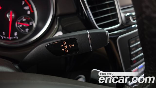 Mercedes-Benz GLS-Class 2017 — photo 12