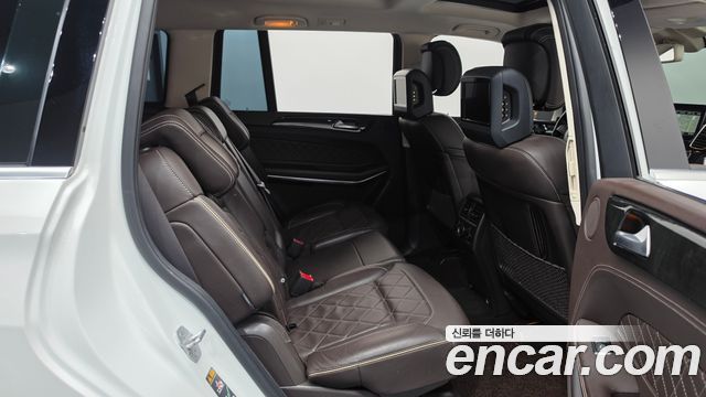 Mercedes-Benz GLS-Class 2017 — photo 17