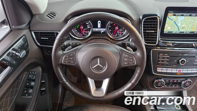 Mercedes-Benz GLS-Class 2017 — photo 19