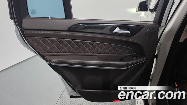 Mercedes-Benz GLS-Class 2017 — photo 15