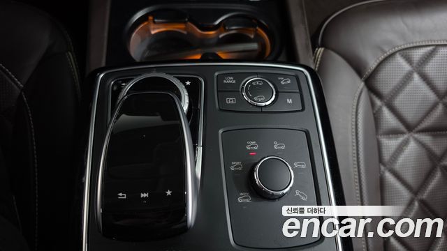 Mercedes-Benz GLS-Class 2017 — photo 27