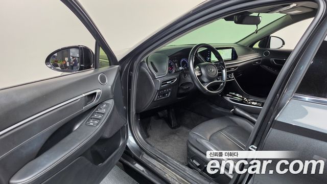 Hyundai Sonata 2022 — photo 10