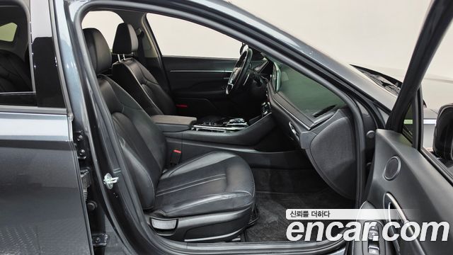 Hyundai Sonata 2022 — photo 11