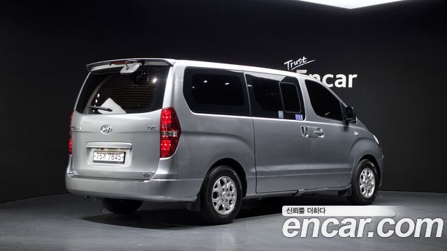 Hyundai Starex 2012 — photo 2