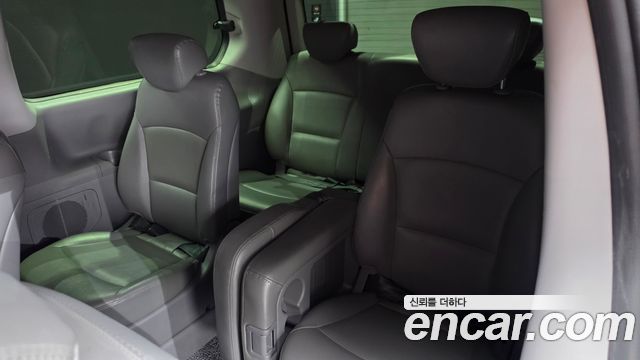 Hyundai Starex 2012 — photo 19
