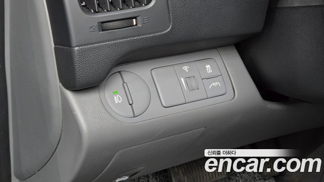 Hyundai Starex 2012 — photo 24