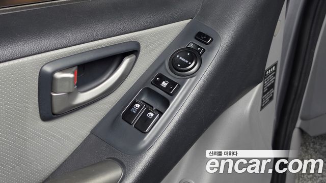 Hyundai Starex 2012 — photo 25