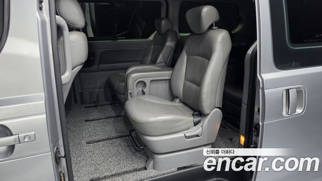 Hyundai Starex 2012 — photo 16