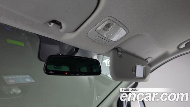 Hyundai Starex 2012 — photo 28