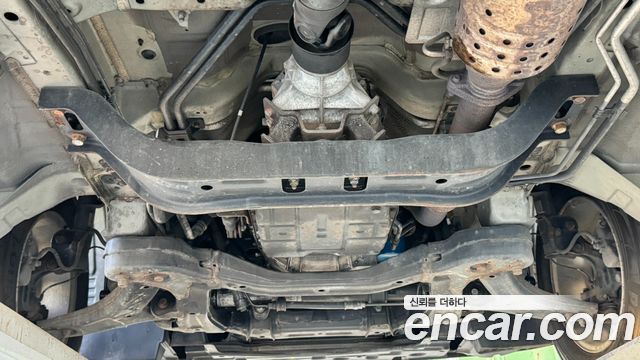 Hyundai Starex 2012 — photo 32
