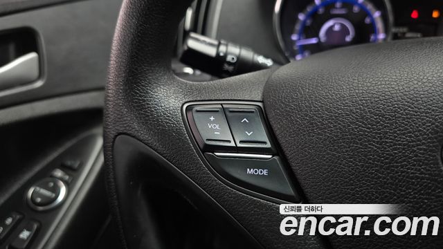 Hyundai Sonata 2012 — photo 13