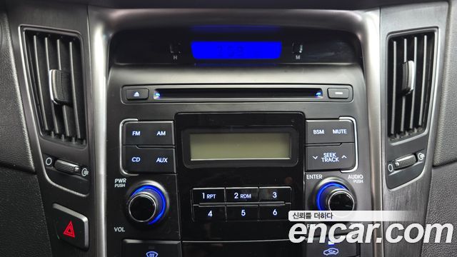 Hyundai Sonata 2012 — photo 14