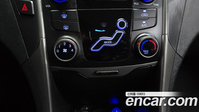 Hyundai Sonata 2012 — photo 20