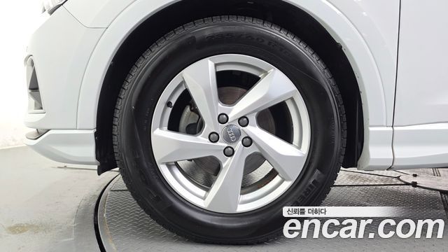 Audi Q3 2020 — photo 5