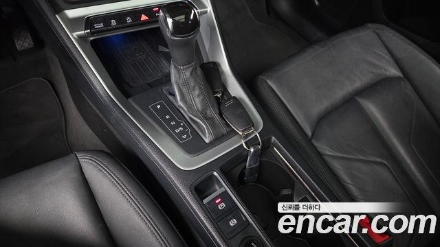 Audi Q3 2020 — photo 12