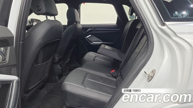 Audi Q3 2020 — photo 18