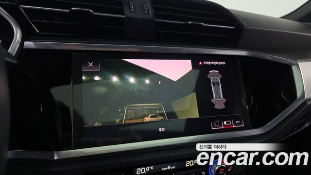 Audi Q3 2020 — photo 23
