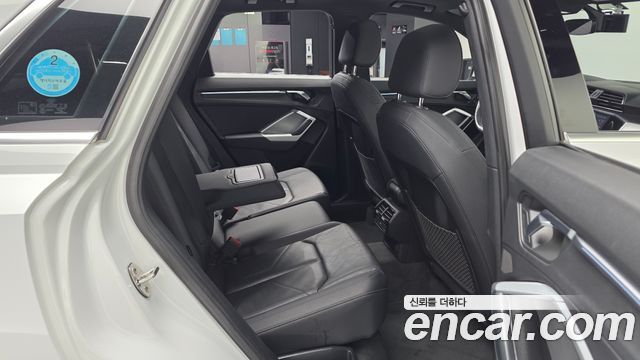 Audi Q3 2020 — photo 16