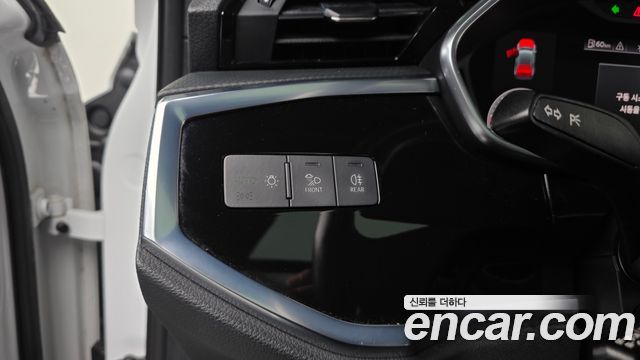 Audi Q3 2020 — photo 29