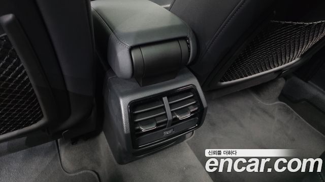 Audi Q3 2020 — photo 31