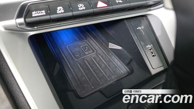 Audi Q3 2020 — photo 33