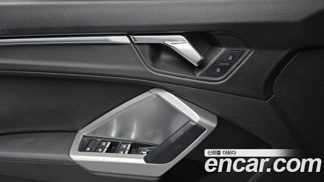 Audi Q3 2020 — photo 34