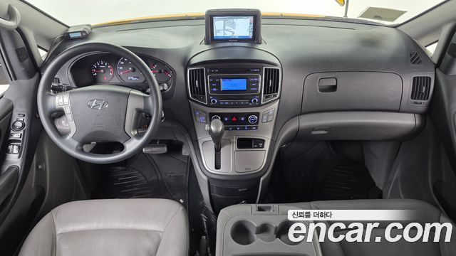 Hyundai Starex 2019 — photo 10