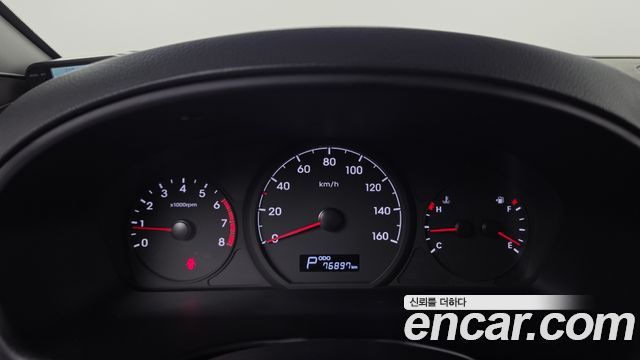 Hyundai Starex 2019 — photo 11