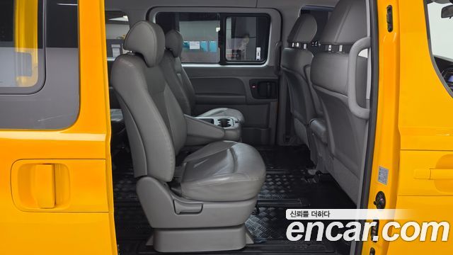 Hyundai Starex 2019 — photo 16