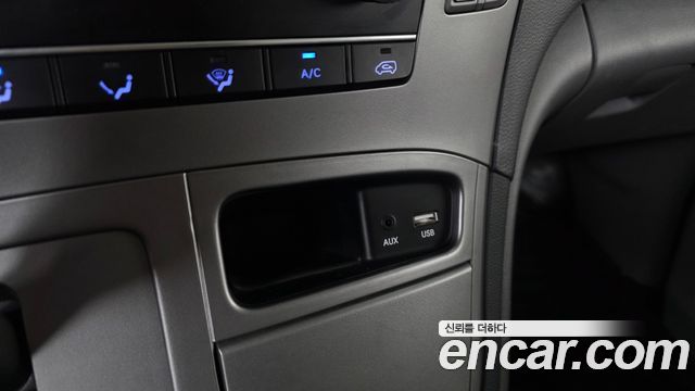 Hyundai Starex 2019 — photo 28