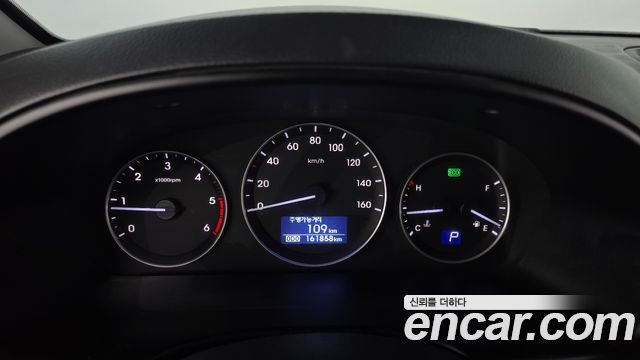 Hyundai Starex 2019 — photo 11