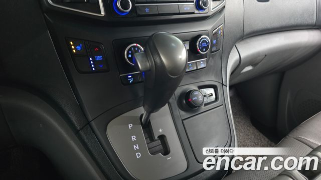 Hyundai Starex 2019 — photo 12