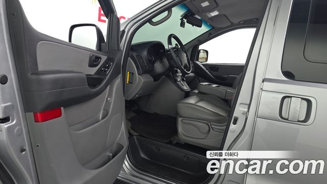 Hyundai Starex 2019 — photo 13