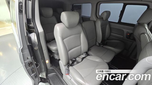 Hyundai Starex 2019 — photo 18