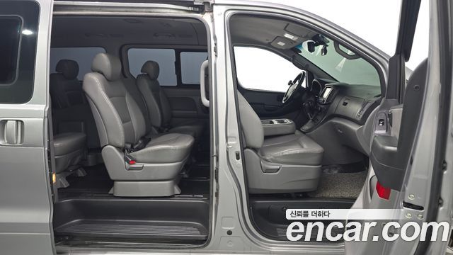 Hyundai Starex 2019 — photo 19