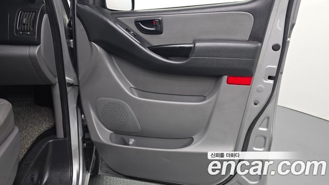 Hyundai Starex 2019 — photo 14