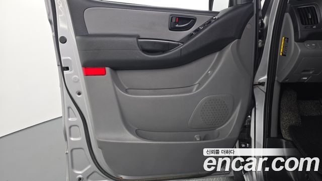 Hyundai Starex 2019 — photo 15