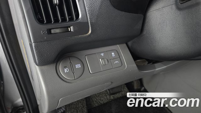 Hyundai Starex 2019 — photo 28