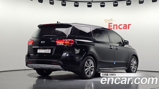 Kia Canival 2017 — photo 2