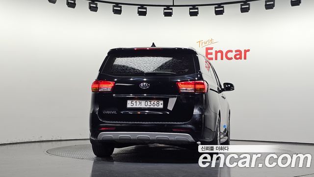 Kia Canival 2017 — photo 4