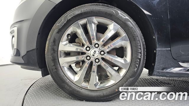 Kia Canival 2017 — photo 5