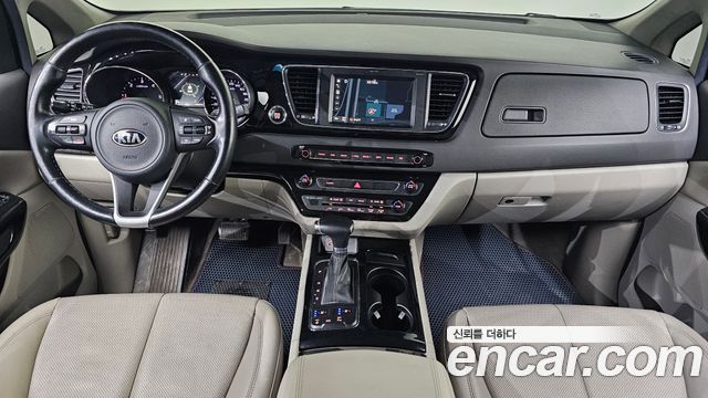 Kia Canival 2017 — photo 10