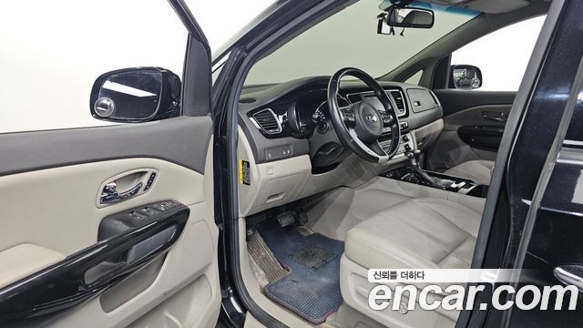 Kia Canival 2017 — photo 13