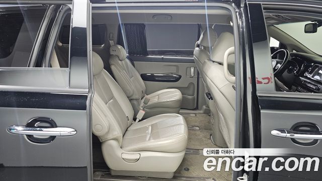Kia Canival 2017 — photo 17