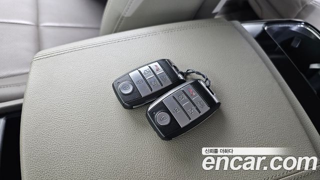 Kia Canival 2017 — photo 21