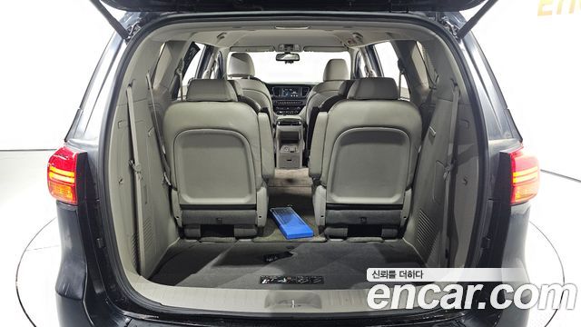 Kia Canival 2017 — photo 24