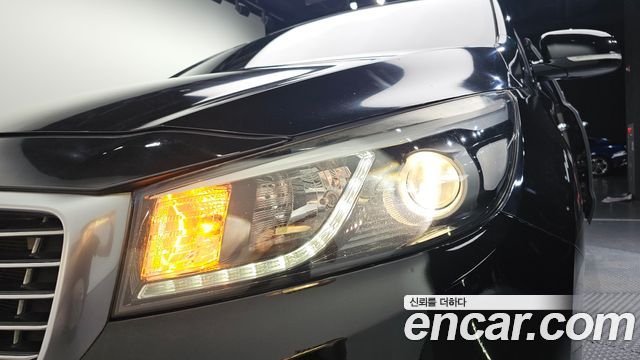 Kia Canival 2017 — photo 8