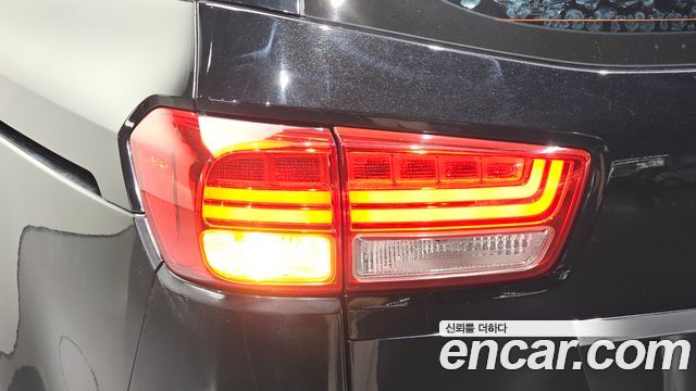 Kia Canival 2017 — photo 9