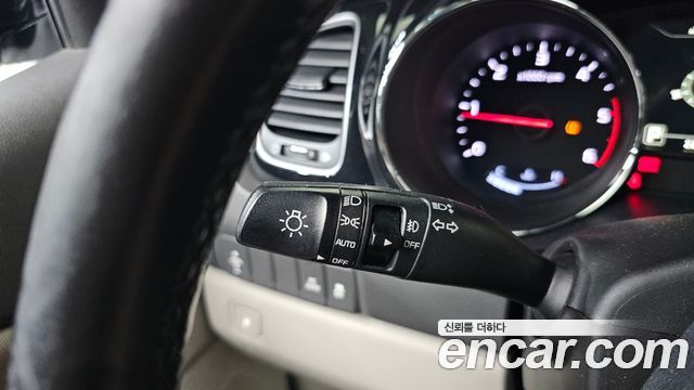 Kia Canival 2017 — photo 30