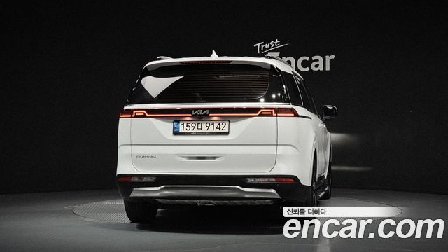 Kia Canival 2022 — photo 4